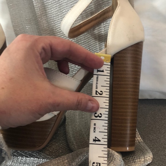 Pretty white strappy heels with peep toes - Picture 7 of 7